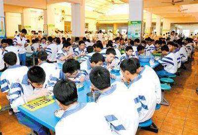 佛山里水食堂承包與工廠送餐服務 專業(yè)餐飲解決方案助力企業(yè)發(fā)展