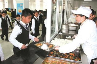 渾南區(qū)機關(guān)餐飲服務中心 35所學校食堂實現(xiàn)“明廚亮灶”，筑牢校園食品安全防線